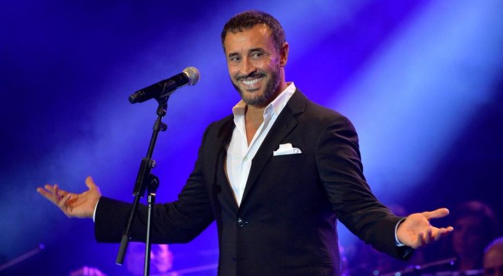 القيصر يزف ابنه الأصغر عمر على