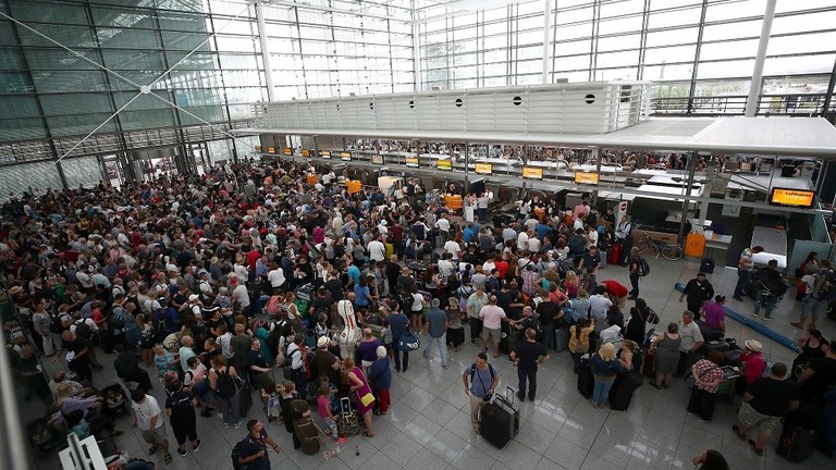 المانيا.. مسافر يتسبب بإلغاء 130 رحلة