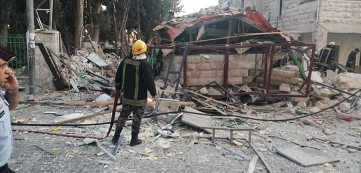 إصابة رجل أمن دبلوماسي بانفجار أسطوانة