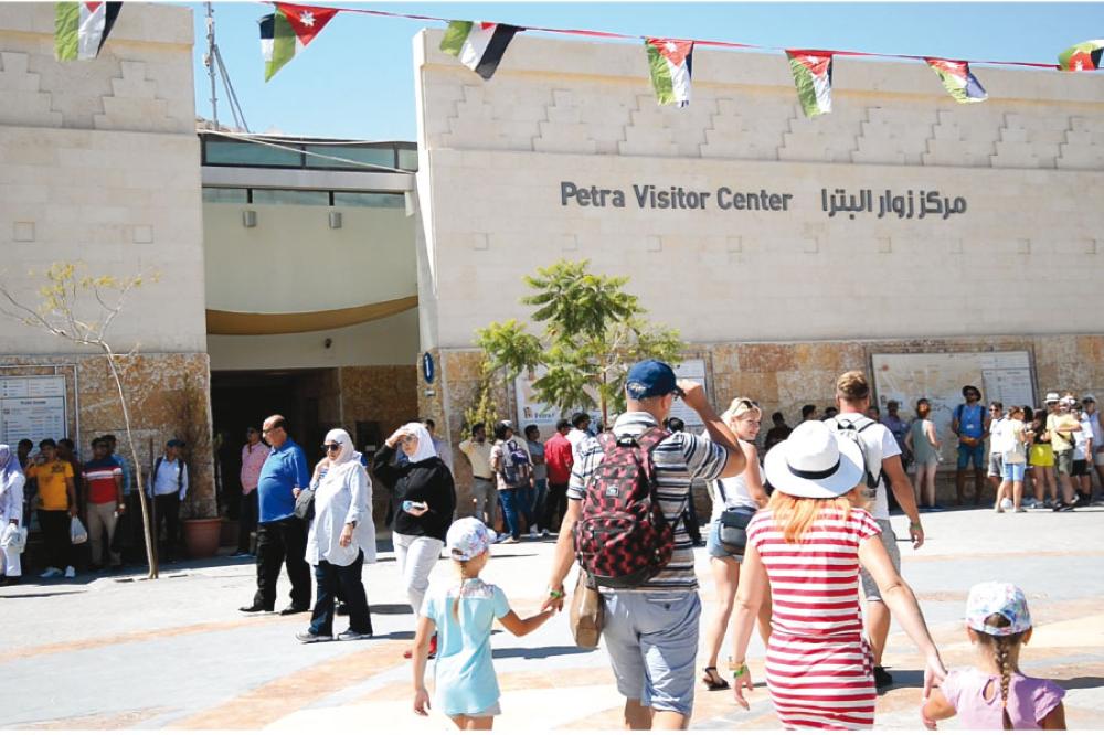 البترا تشهد حركة سياحية نشطة