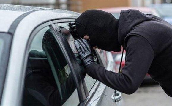 لصّ تعرّض للسرقة أثناء قيامه بعملية