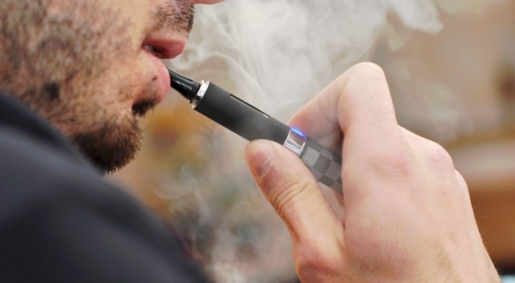 العكور: السيجارة الإلكترونية تشكل خطرا على