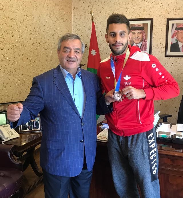 الرويضان يستقبل البطل عبدالله الجبارين