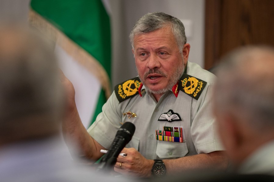 الملك في القيادة العامة: الاستمرار بعملية