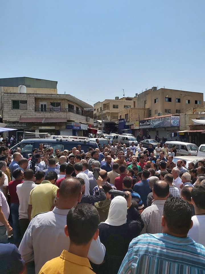 إغلاق عشرات المحال التجارية بالكرك احتجاجا