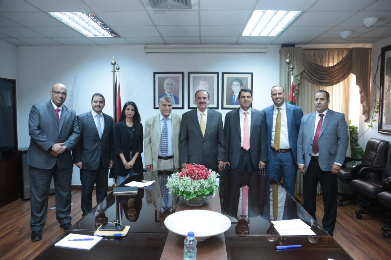 القضاه يلتقي الهيئة الإدارية الجديدة لنادي