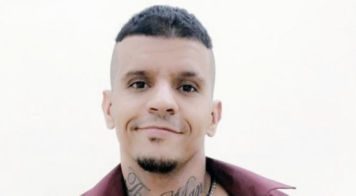 سعودي يضع ’تاتو‘ لابن سلمان على