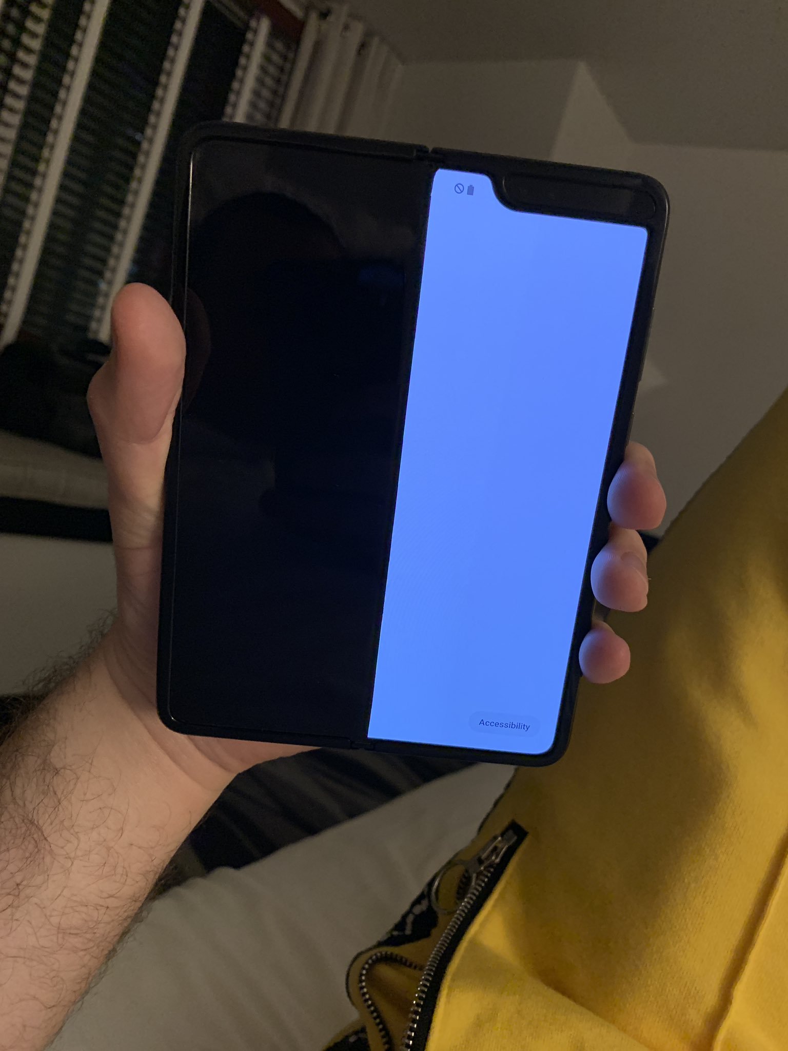 تحديد موعد إطلاق هاتف «سامسونج» القابل