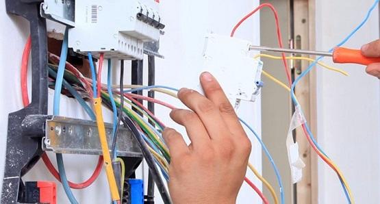 ضبط 1448 حالة سرقة كهرباء خلال