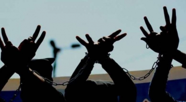 200 أسير فلسطيني يضربون عن الطعام