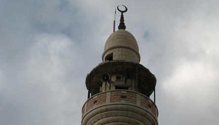 ‏الحكومة: مواطن يطلق النار على سماعات