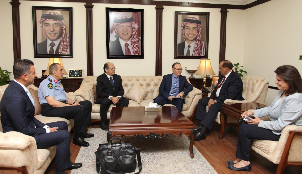 حماد يلتقي رئيس جهاز الشرطة القبرصي