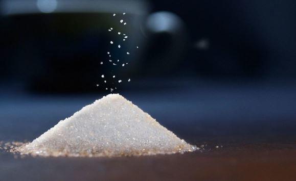 كيف يؤثر السكر على الدماغ ويسبب