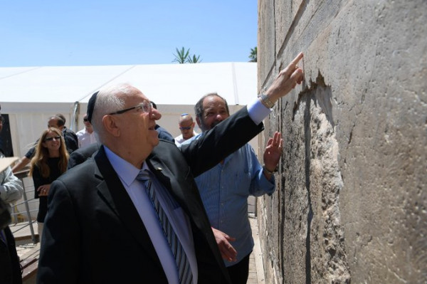 الرئيس الإسرائيلي يقتحم الحرم الإبراهيمي