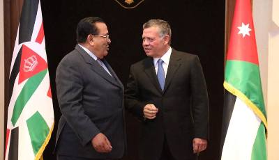 الملك وولي العهد في منزل عبد