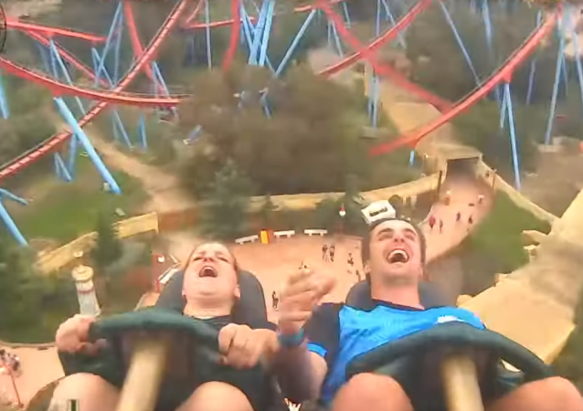 السماء تمطر آيفون (فيديو)