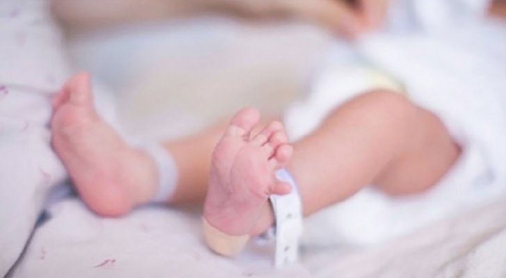 معجزة طبية في تشيكيا.. ولادة رضيعة