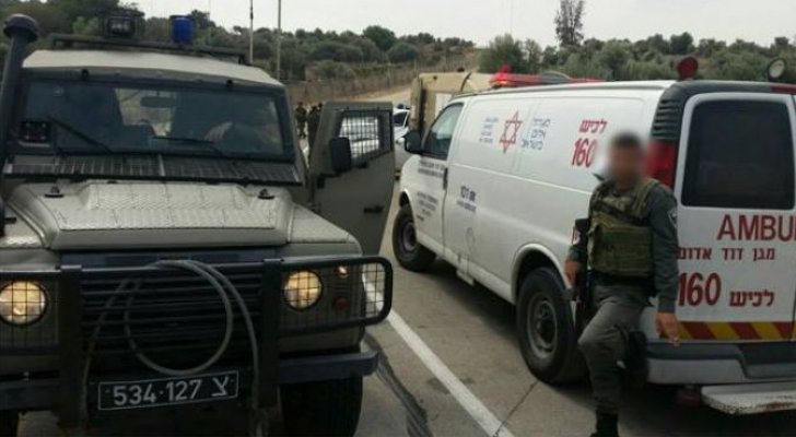 إصابة 3 مستوطنين بعملية طعن قرب