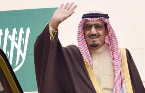 الملك سلمان يبدأ جولة خليجية هي