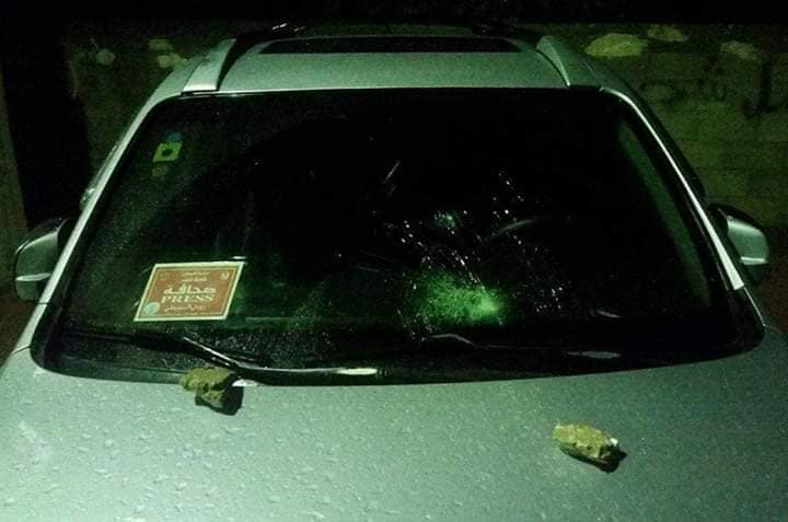 مستوطنون متطرفون يحطمون مركبات مواطنين جنوب