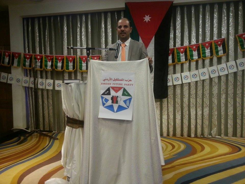 الناشط محمد أبو السنديان يدعو الشباب