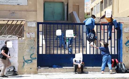 هل تنزل نقابة المعلمين عن الشجرة..