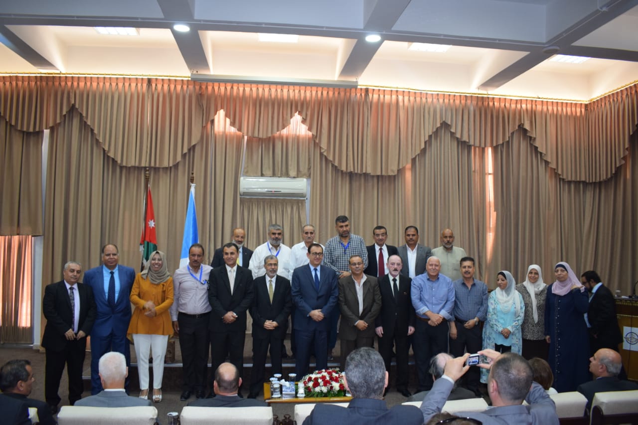 هيئة تنظيم الطيران المدني تكرم المتقاعدين