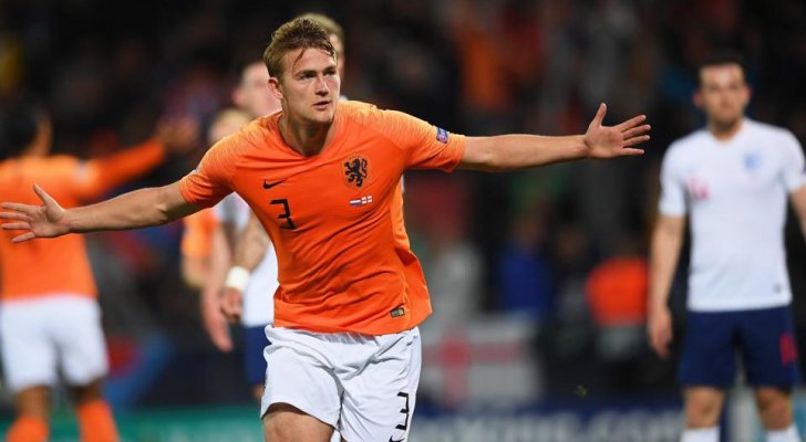 ما سر رفض الهولندي دي ليخت