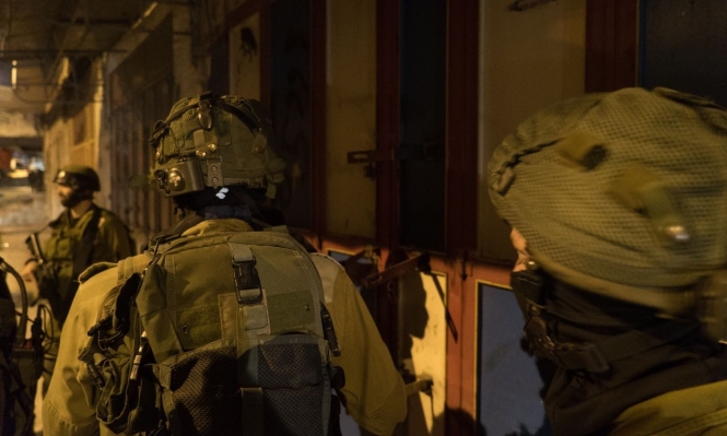 الاحتلال الإسرائيلي يعتقل 12 فلسطينيا في