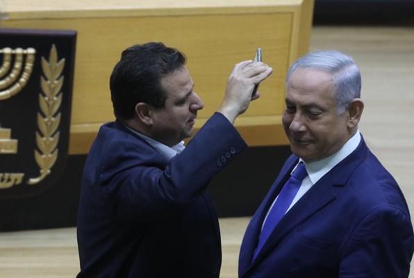 رئيس القائمة العربية يواجه نتنياهو بكاميرا