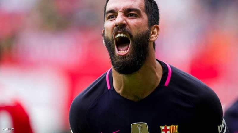 محكمة تركية تقضي بحبس لاعب برشلونة