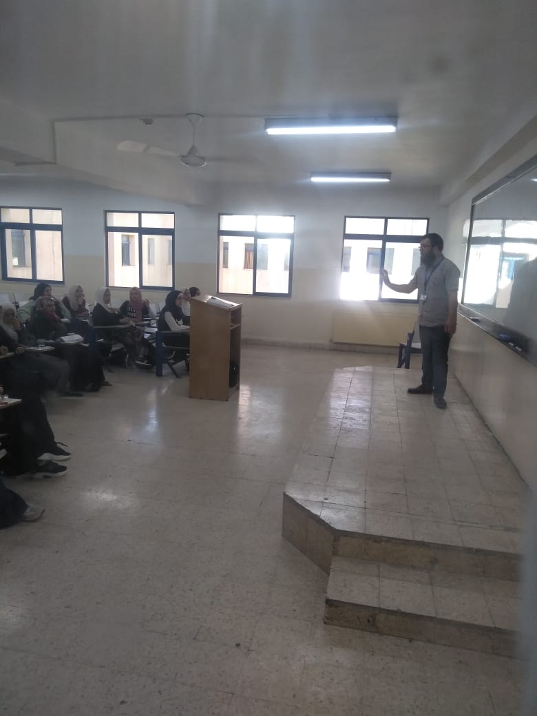 طلاب التوجيهي في الزرقاء يلتحقون بمقاعد