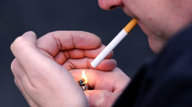 مليار دولار أنفق على التدخين العام