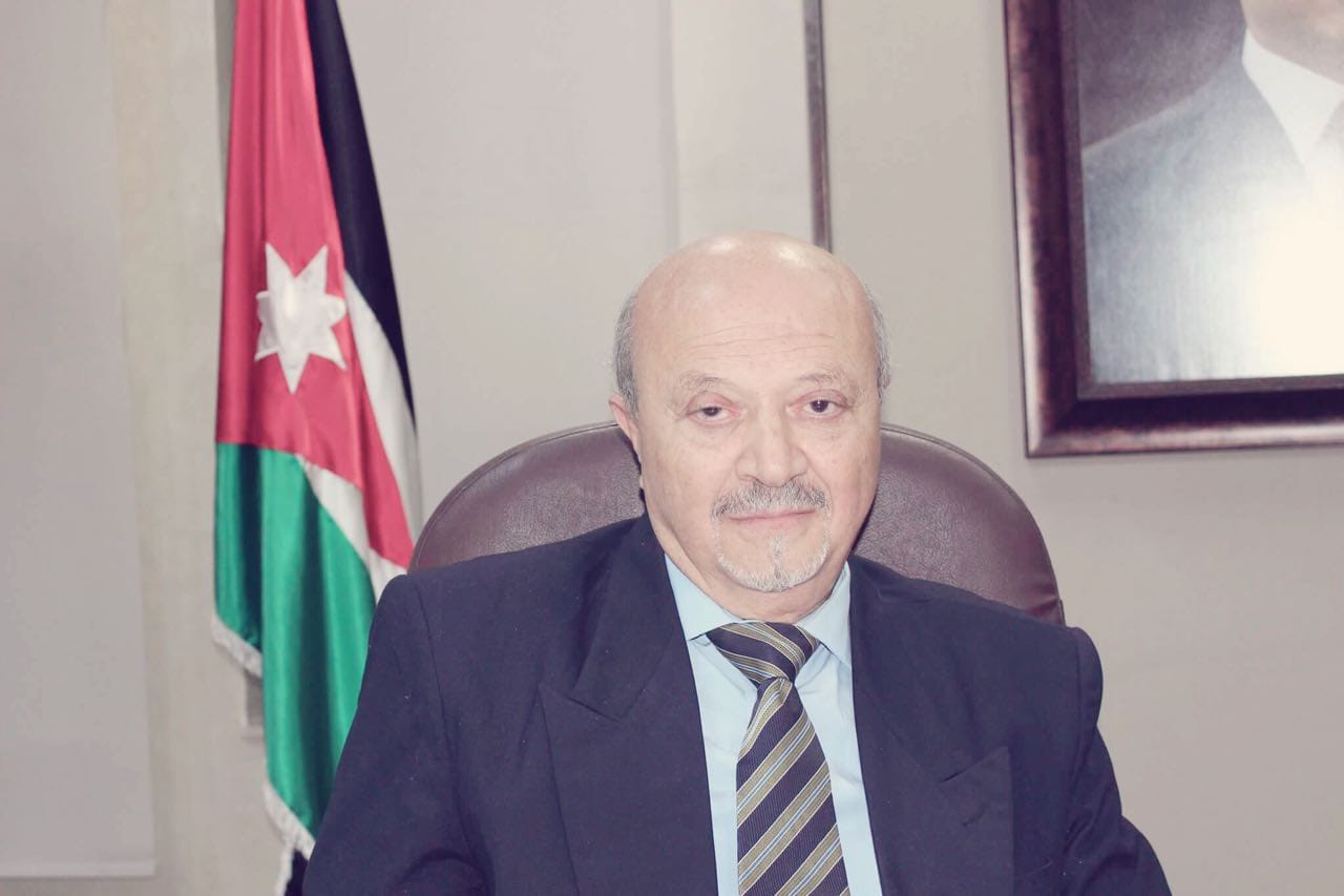 د. مناع عميدا لكلية الاداب في