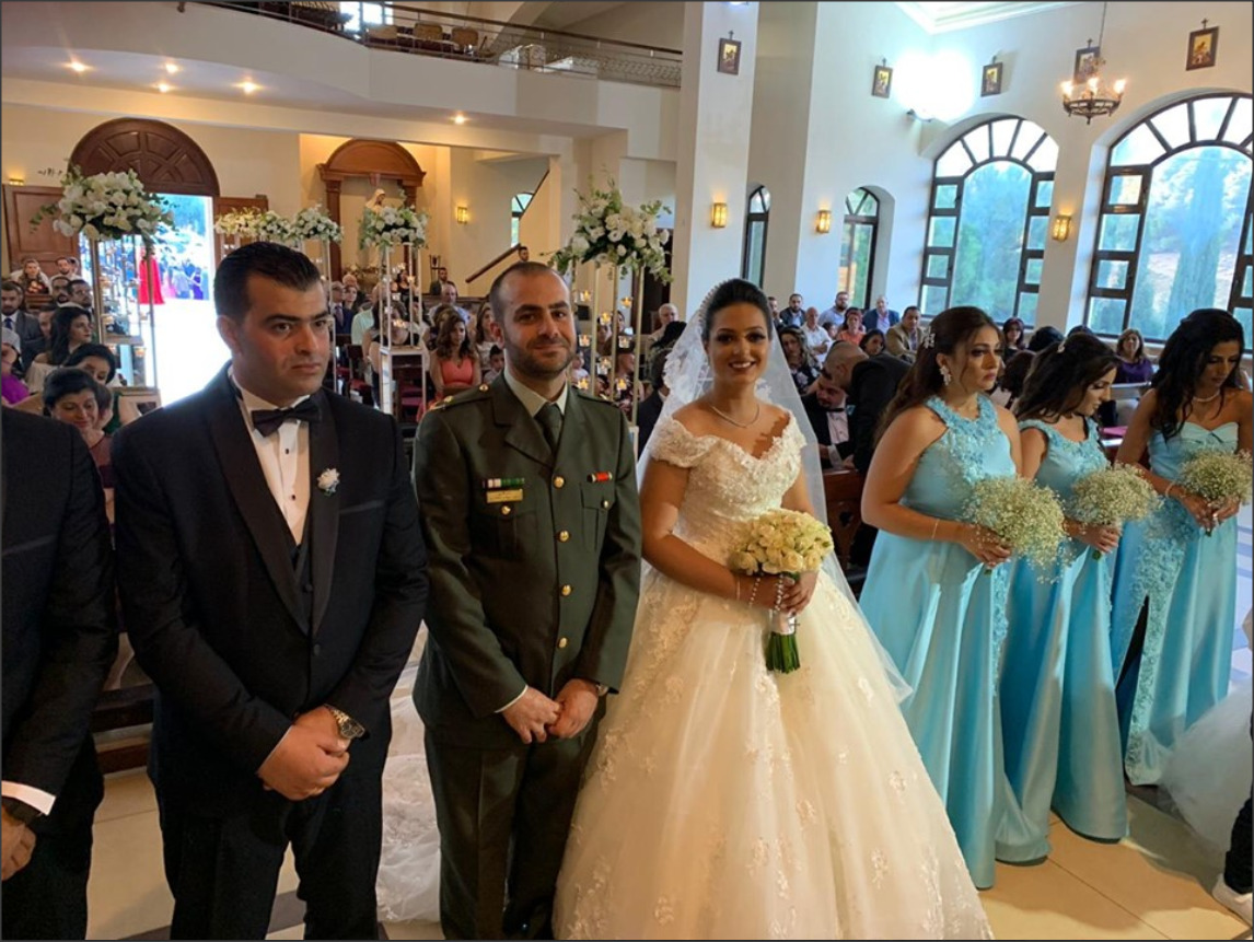 كركي يرتدي البدلة العسكرية في حفل