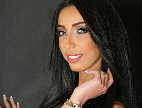 صور: فضيحة دنيا بطمة في يوم