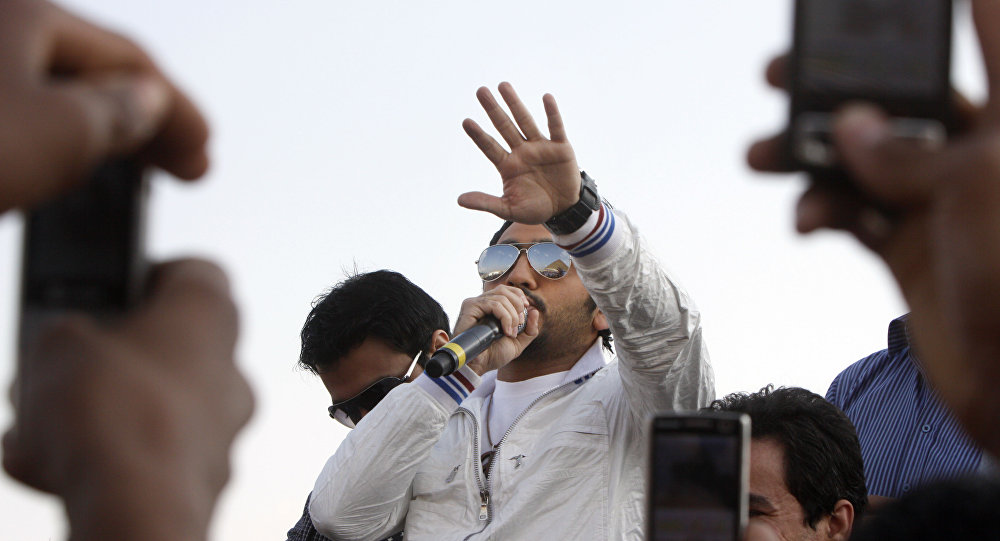 لماذا أوقف تامر حسني حفله مدة