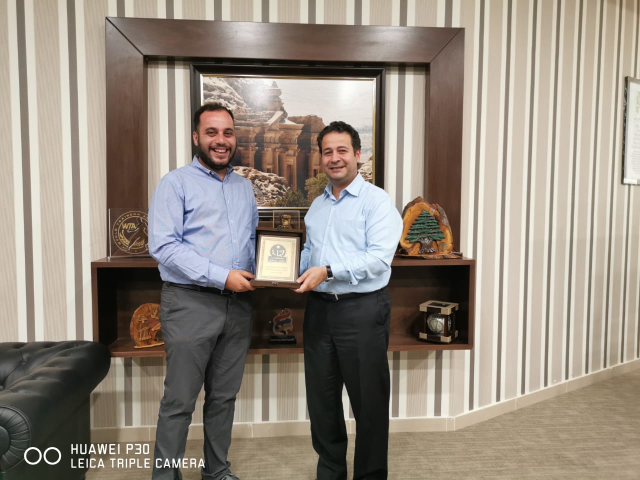 ابو رمان يهنئ الشاب صدام سياله