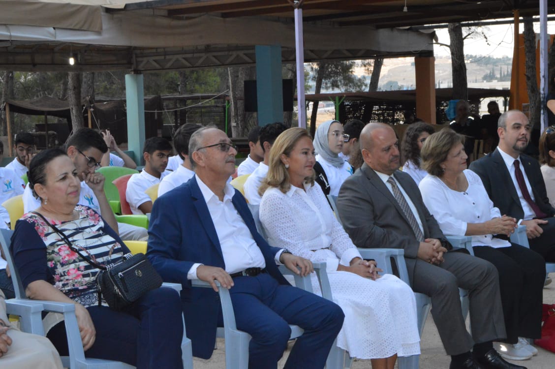 الأميرة عالية الطباع تكرم المشاركين في