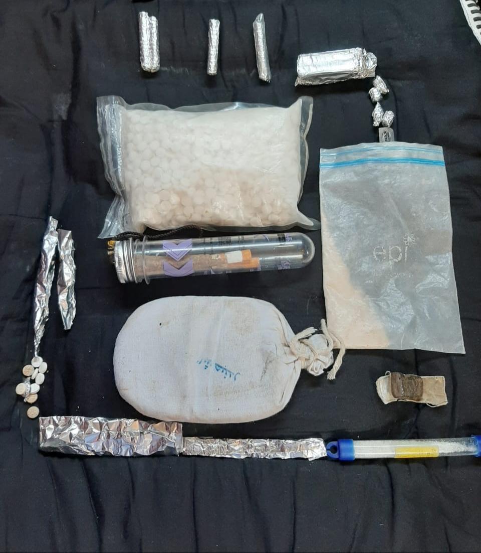 ضبط 4 أشخاص بحوزتهم مخدرات بحملة