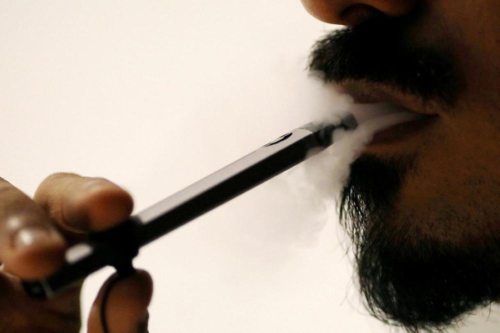 نيويورك تحظر السجائر الإلكترونية المنكّهة