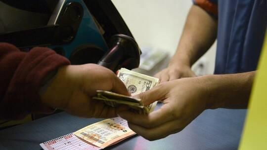 أمريكي يهزم السرطان مرتين ويربح 4.6