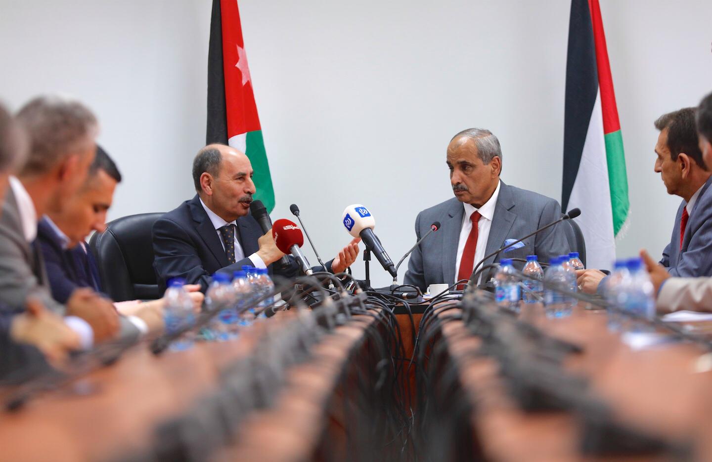 الأردن وفلسطين يوقعان مذكرة تفاهم في