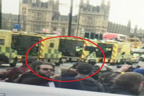 صورة أغضبت بريطانيا عقب الهجوم الإرهابي..