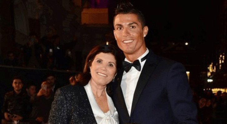 لماذا منع رونالدو والدته من مشاهدة