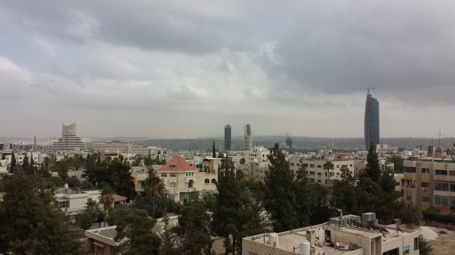 انخفاض على الحرارة .. وزخات من