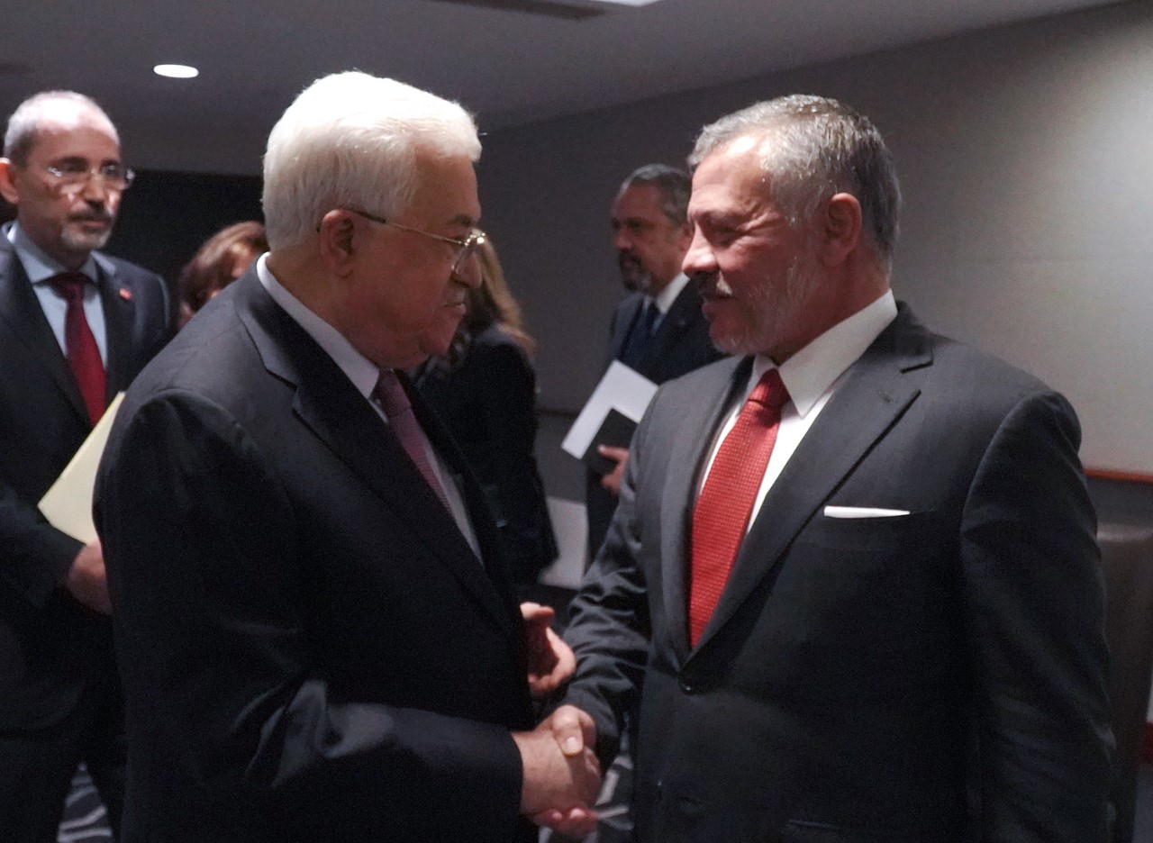 الملك لـ عباس: الأردن مستمر بتأدية