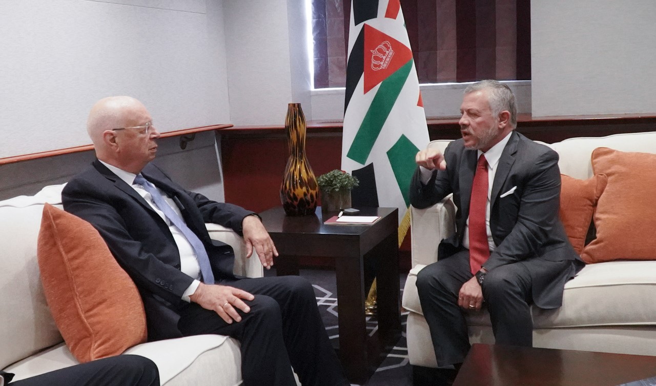 الملك يلتقي رئيس المنتدى الاقتصادي العالمي