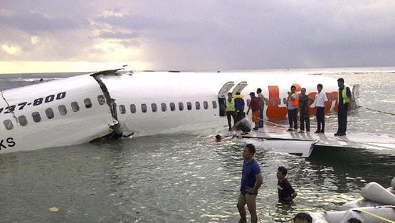 إندونيسيا تكشف أسباب كارثة الطائرة