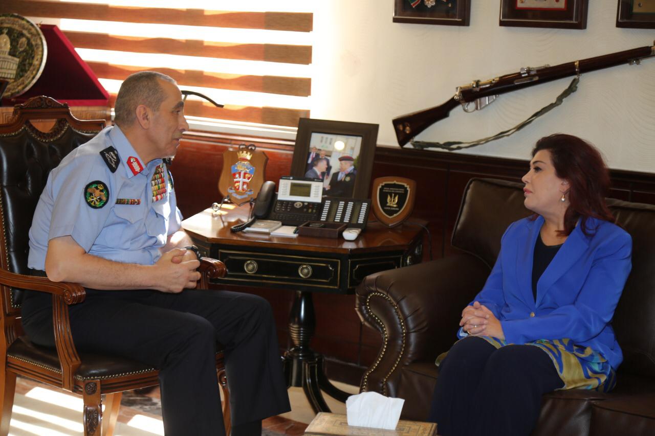 الحمود يستقبل السفيرة العراقية